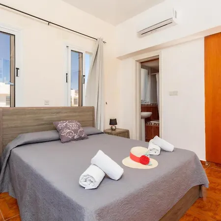 Villa Queens Paradise 1 *