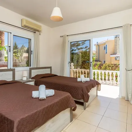 Queens Paradise 1 Peyia