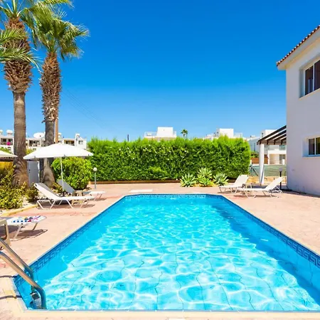 Queens Paradise 1 Vila Pegeia