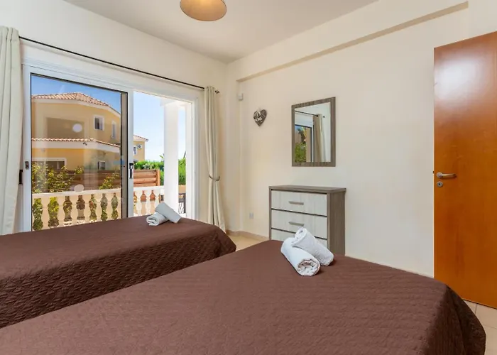 Vila Queens Paradise 1 *